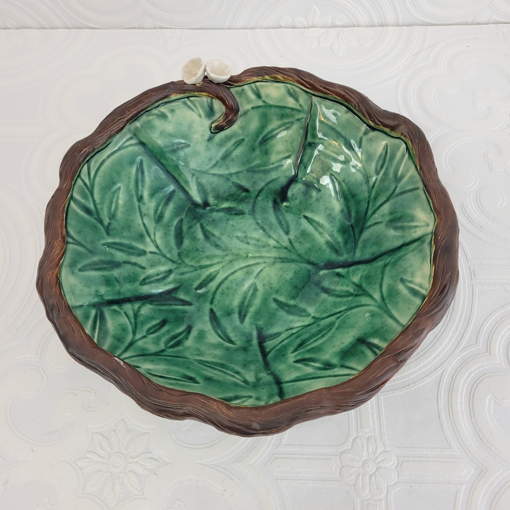 Majolica‎ Style Leaf Bowl Green Glazed Woodland Branch Rim White Flowers 9.5"